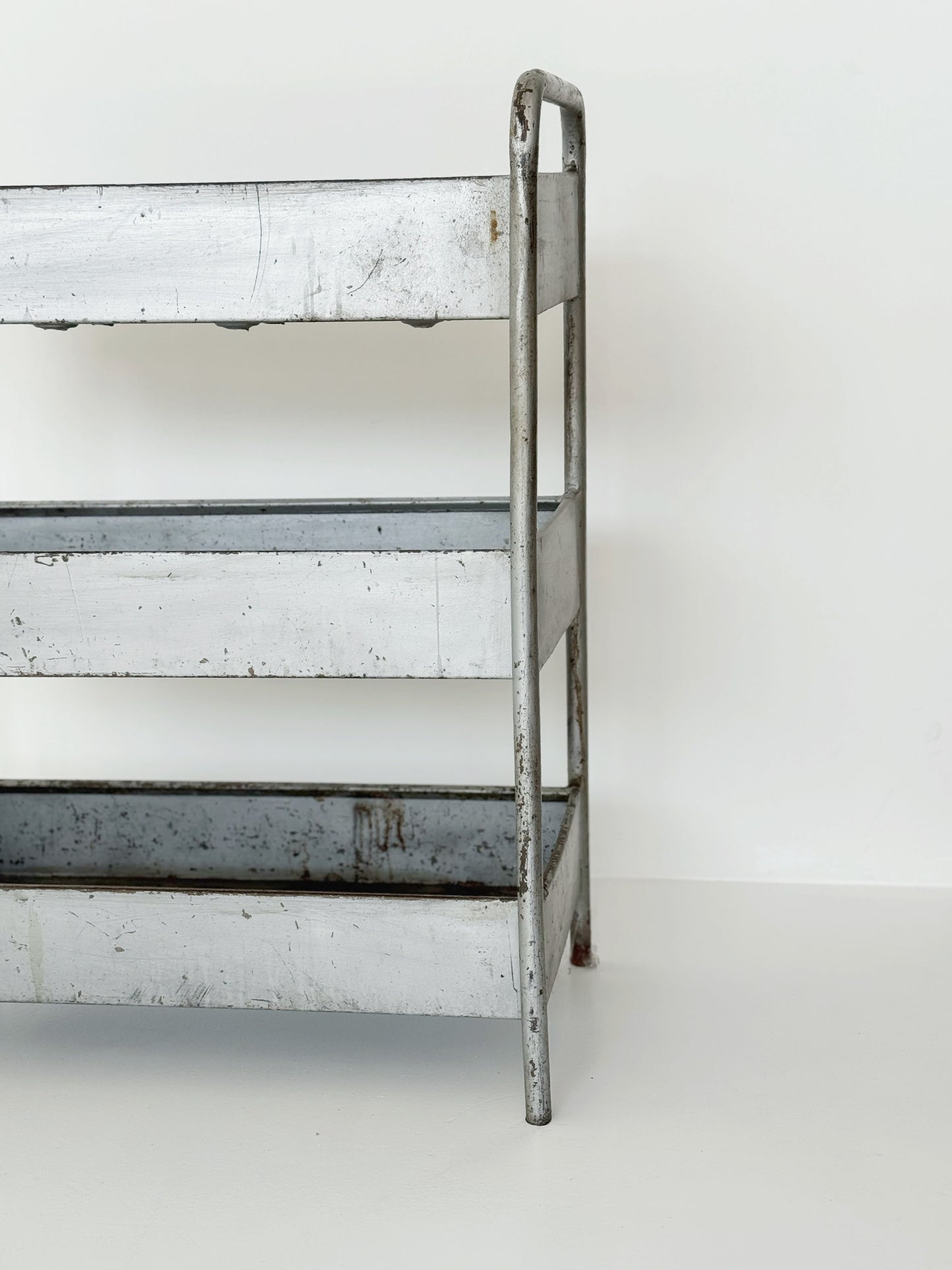 Piccola libreria in ferro