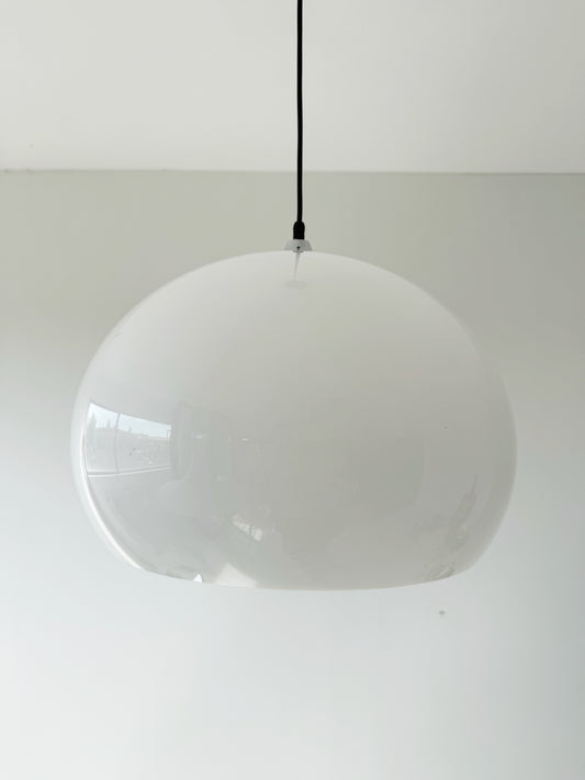 Lampada a sospensione in plexiglass opalino – anni '70