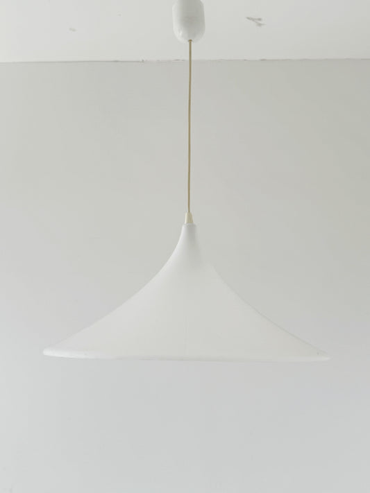 Lampada a sospensione in plexiglass bianco – Anni '70