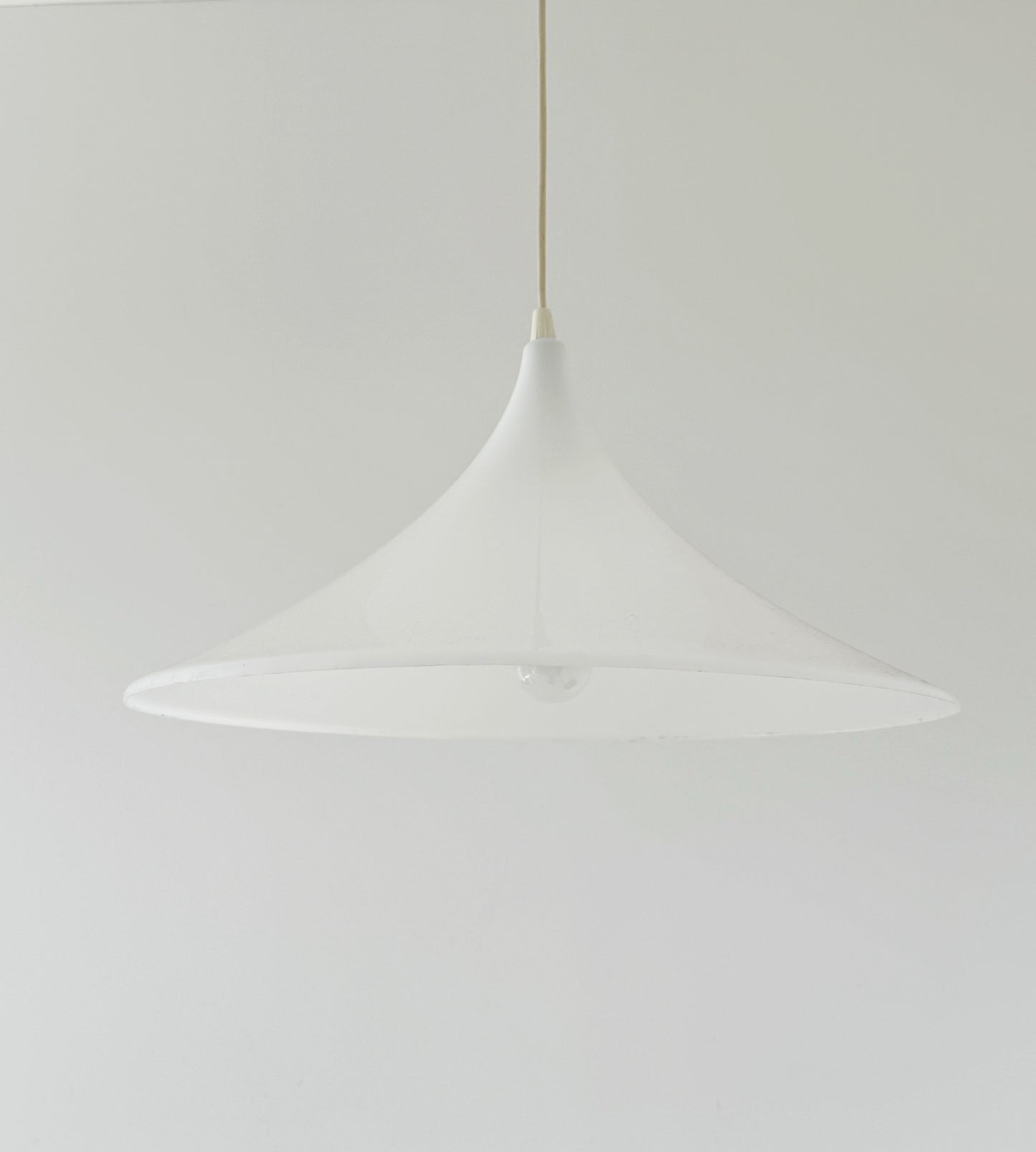White Plexiglass Pendant Light – 1970s