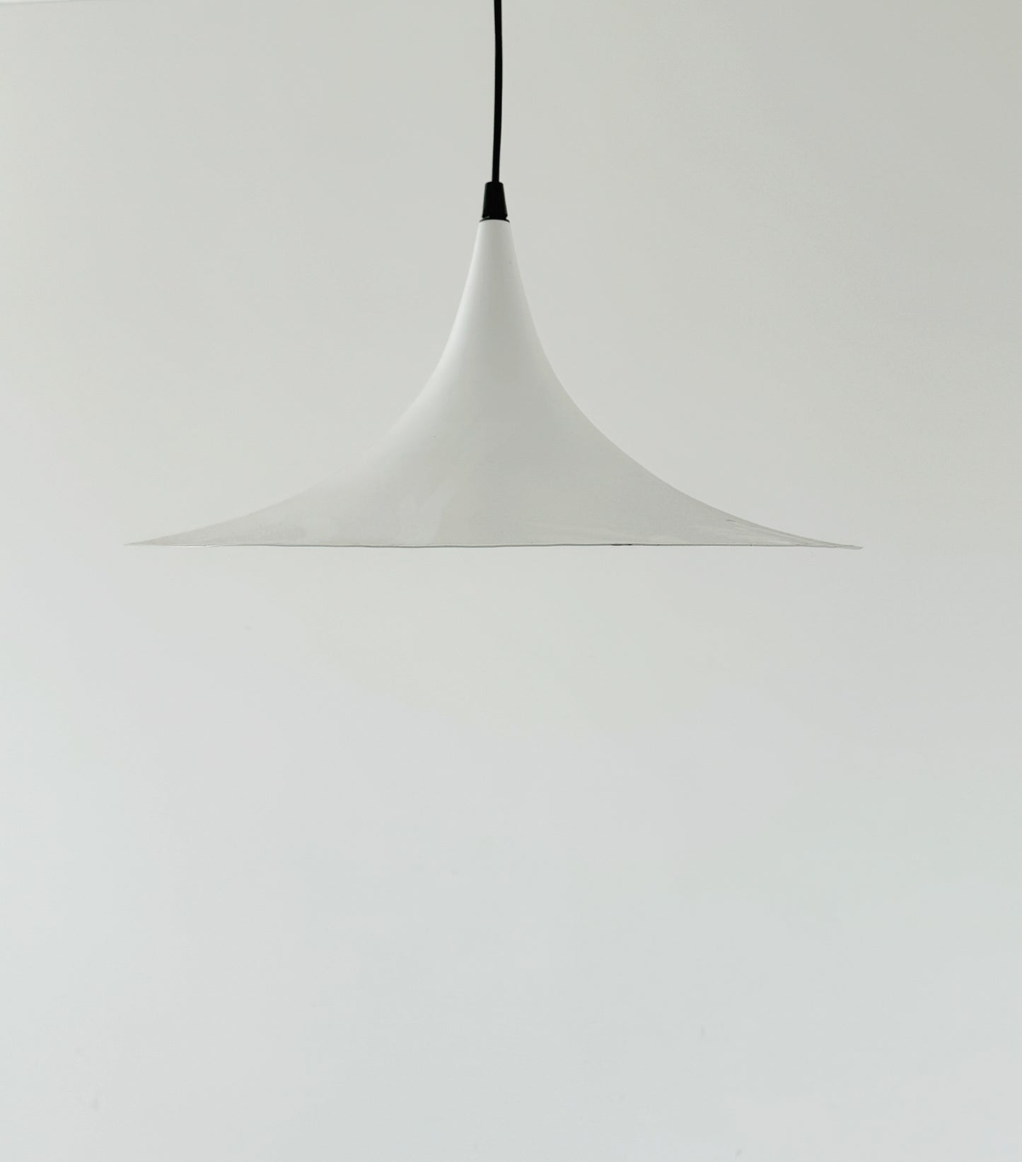 White metal pendant lamp