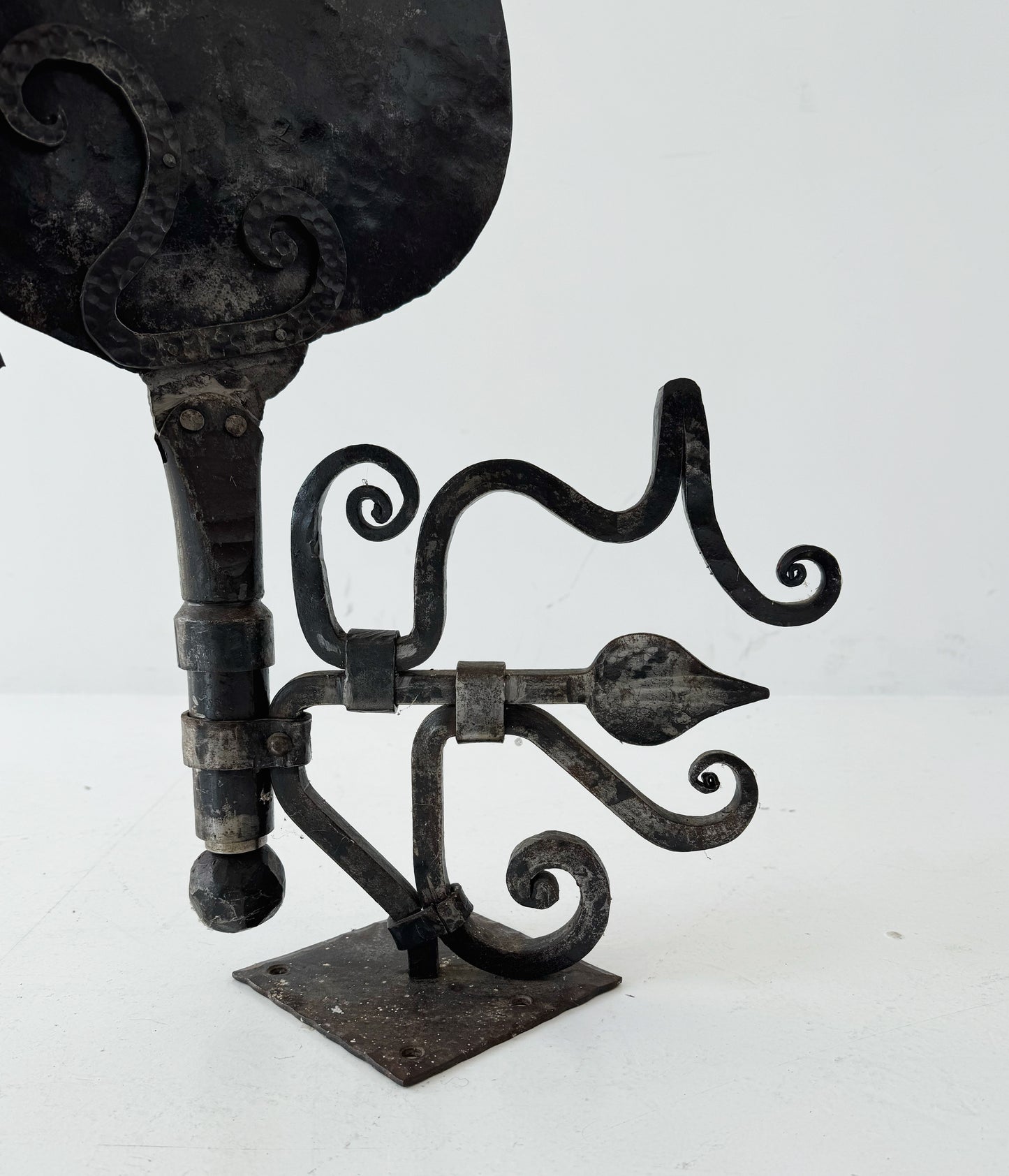 Segnavento decorativo in ferro a forma di gallo