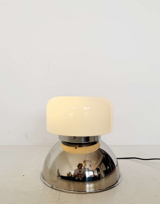 A 1970s Space Age table lamp
