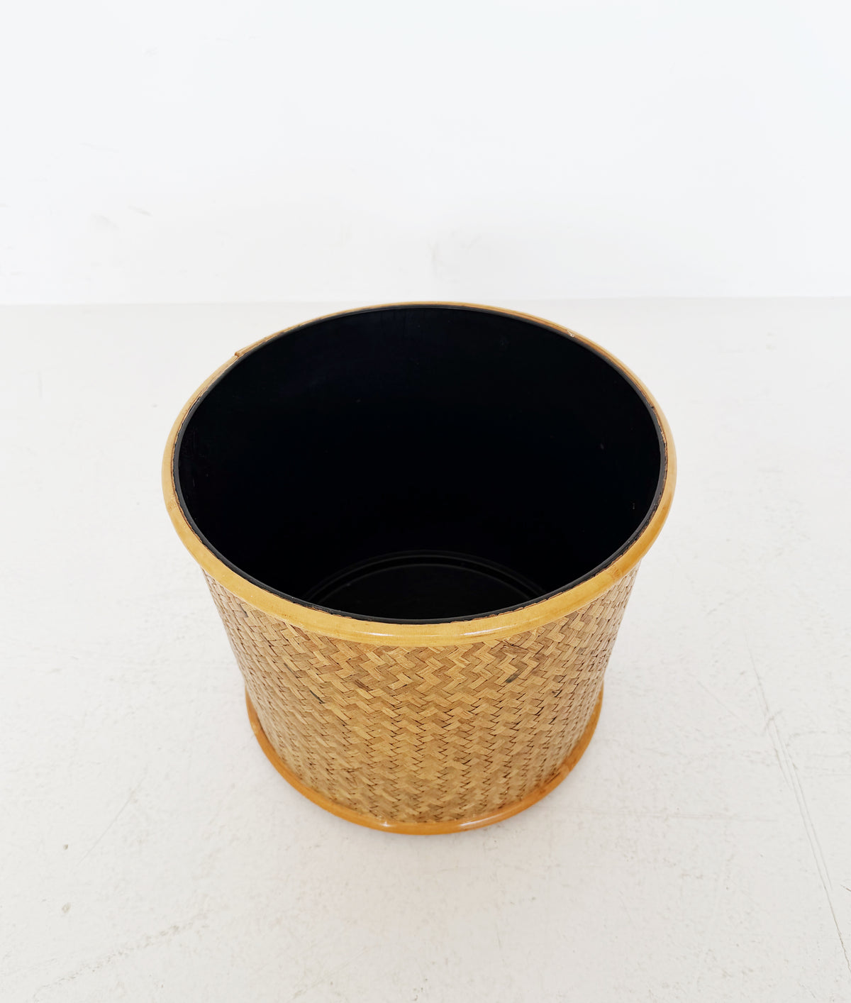 Vaso in bambù intrecciato – anni ’60