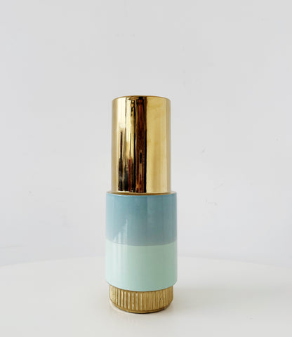 Vaso in ceramica scultorea blu con dettagli in oro