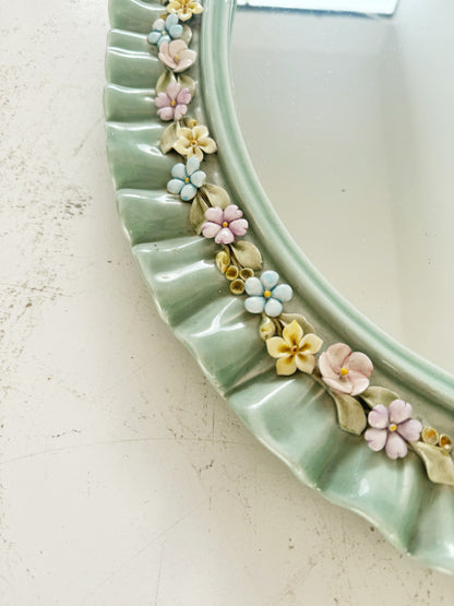 Oval ceramic mirror from Farnesiana – Floral decoration