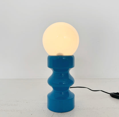 Blue lacquered wooden table lamp with spherical diffuser