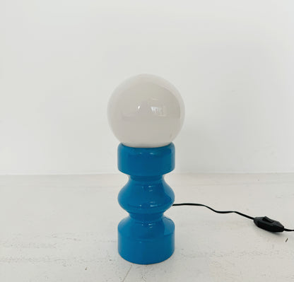 Blue lacquered wooden table lamp with spherical diffuser