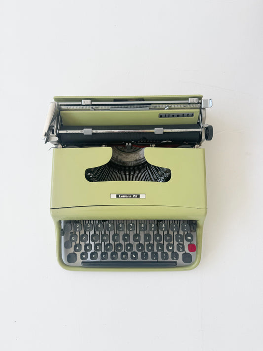 Macchina da scrivere Lettera 22, Olivetti