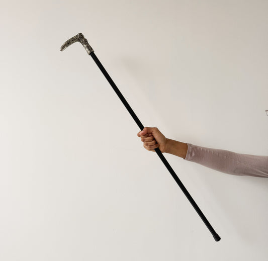 Bastone da passeggio con impugnatura in metallo decorato