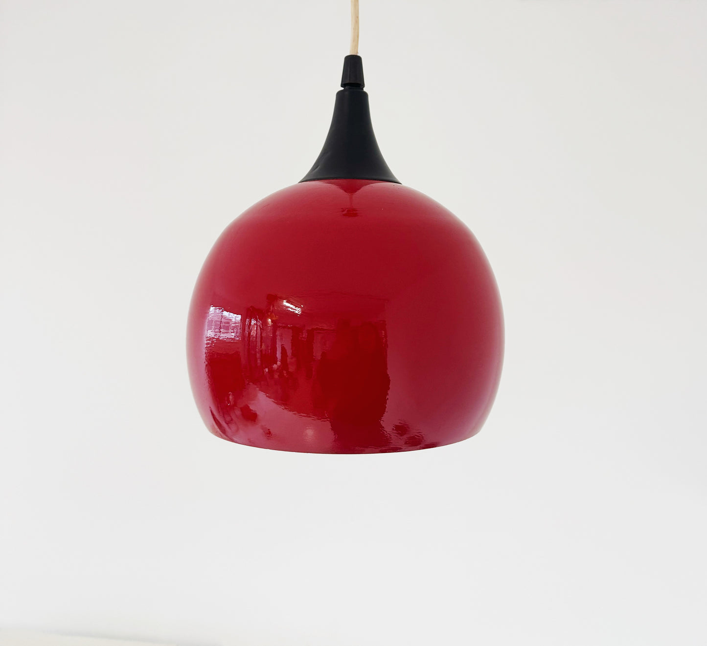 Lampadario a sospensione in metallo rosso