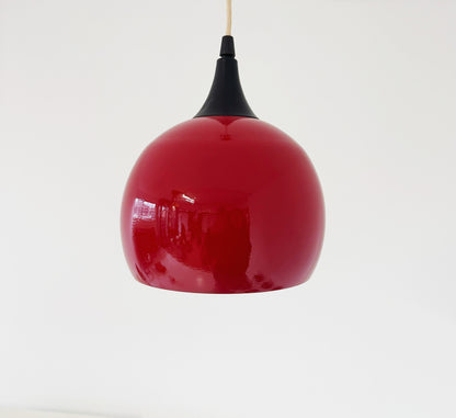 Lampadario a sospensione in metallo rosso