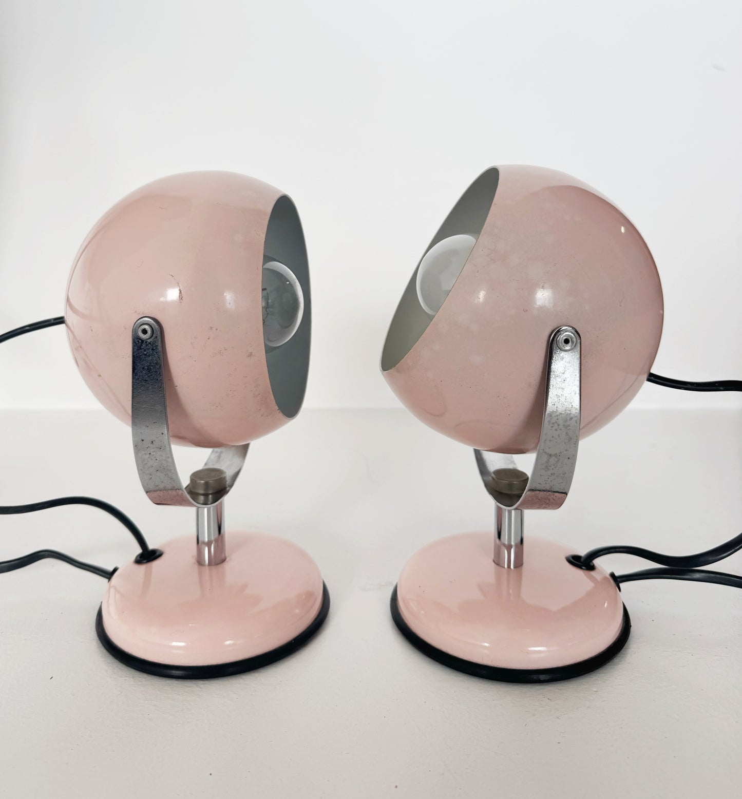 Pair of eyes table lamp