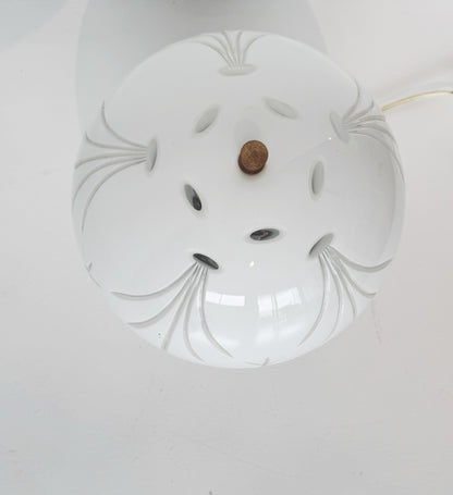 Table lamp with brass base