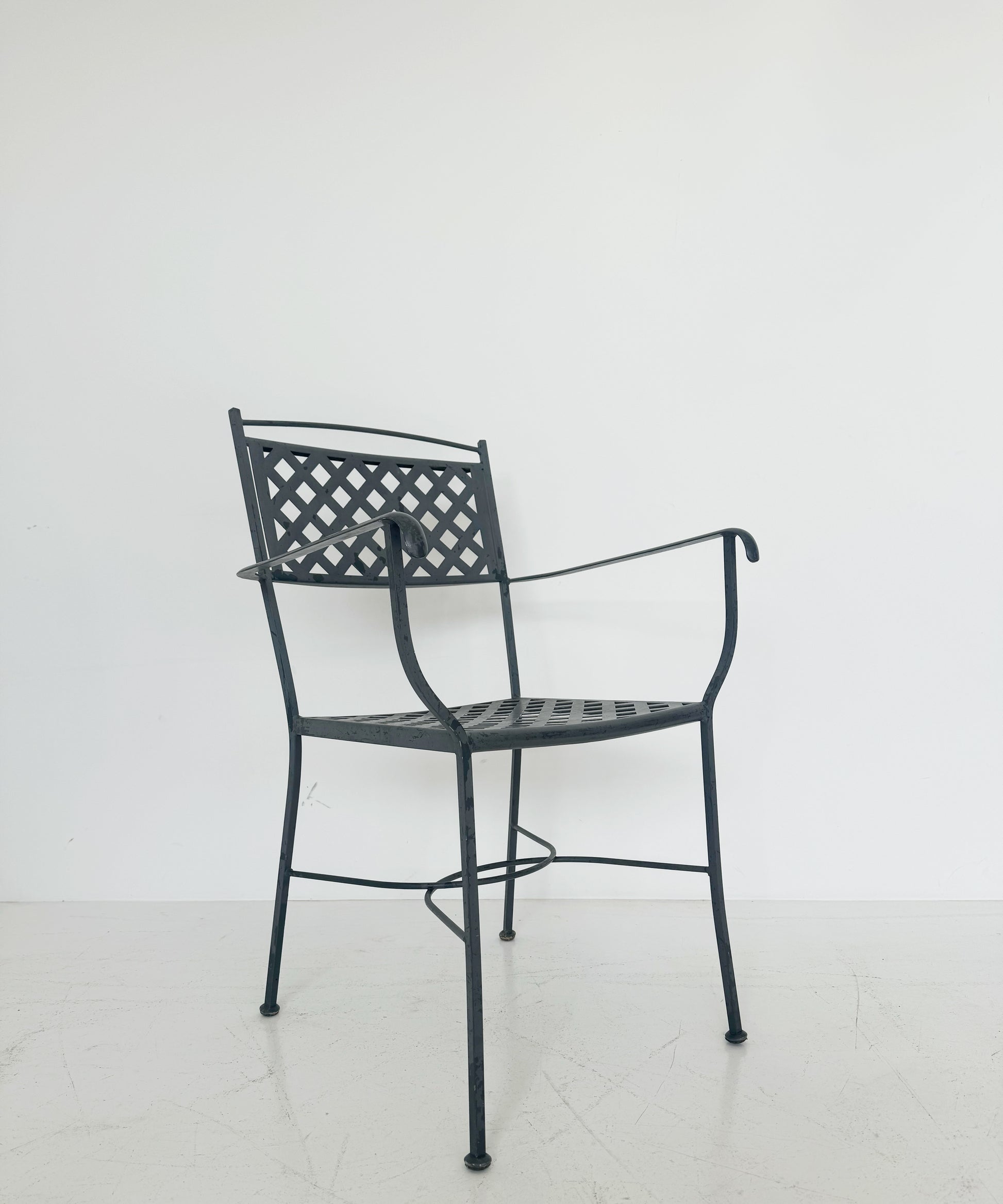 Sedia in ferro verniciato con braccioli – Design elegante per interni ed esterni