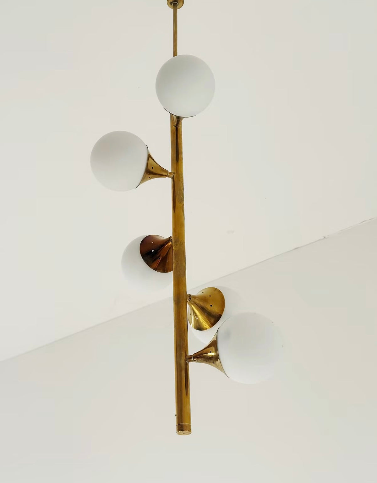 Lampadario a sospensione in stile Mid-Century.