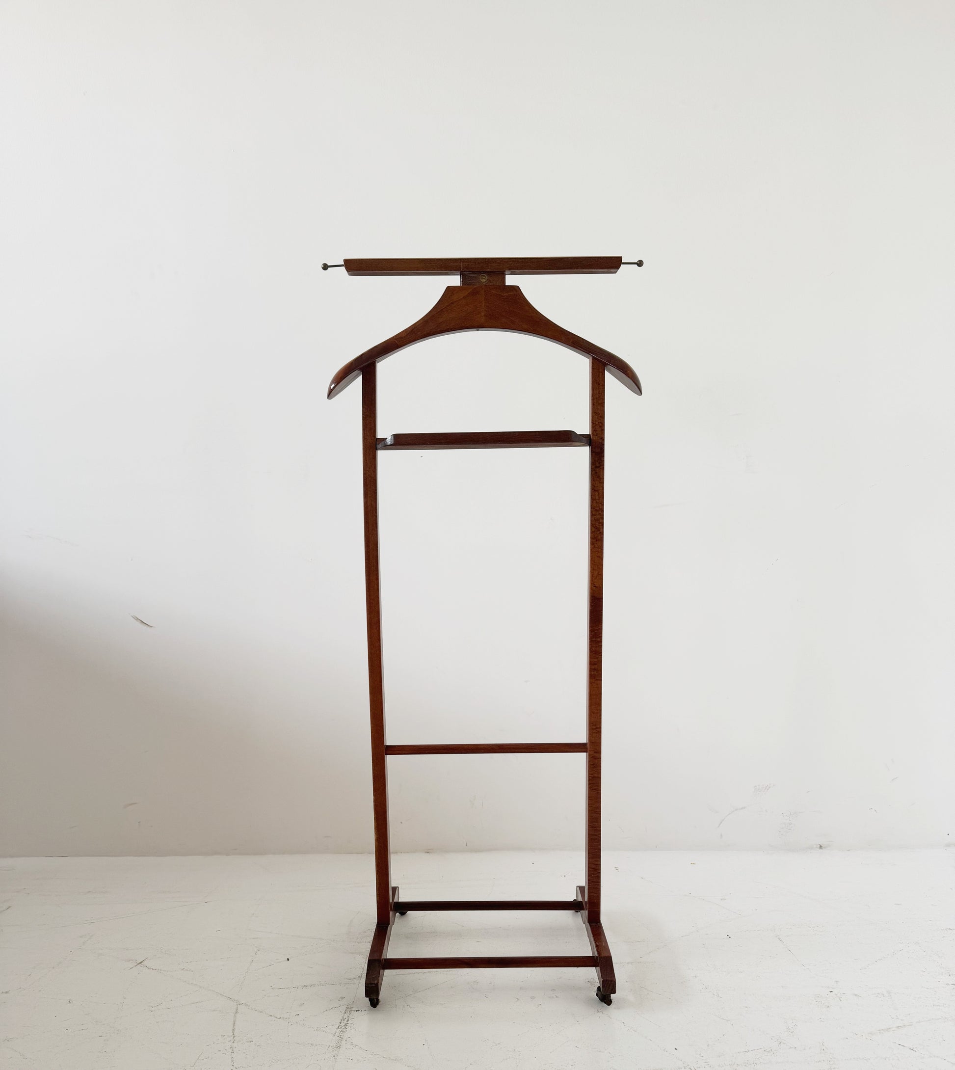 Servomuto in legno Fratelli Reguitti – Design italiano elegante e funzionale