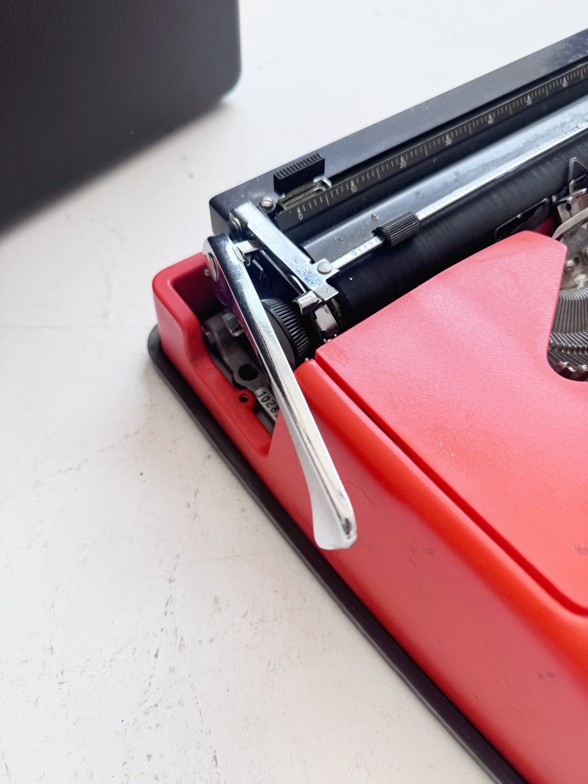 Macchina da scrivere portatile Antares 135 con custodia originale