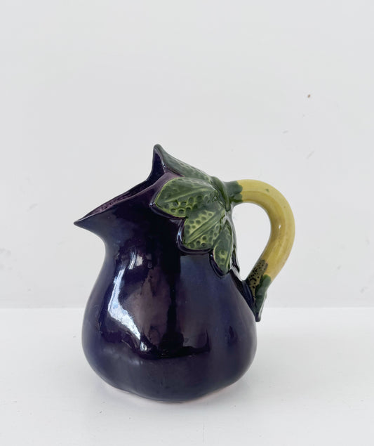 Caraffa in ceramica a forma di melanzana smaltata