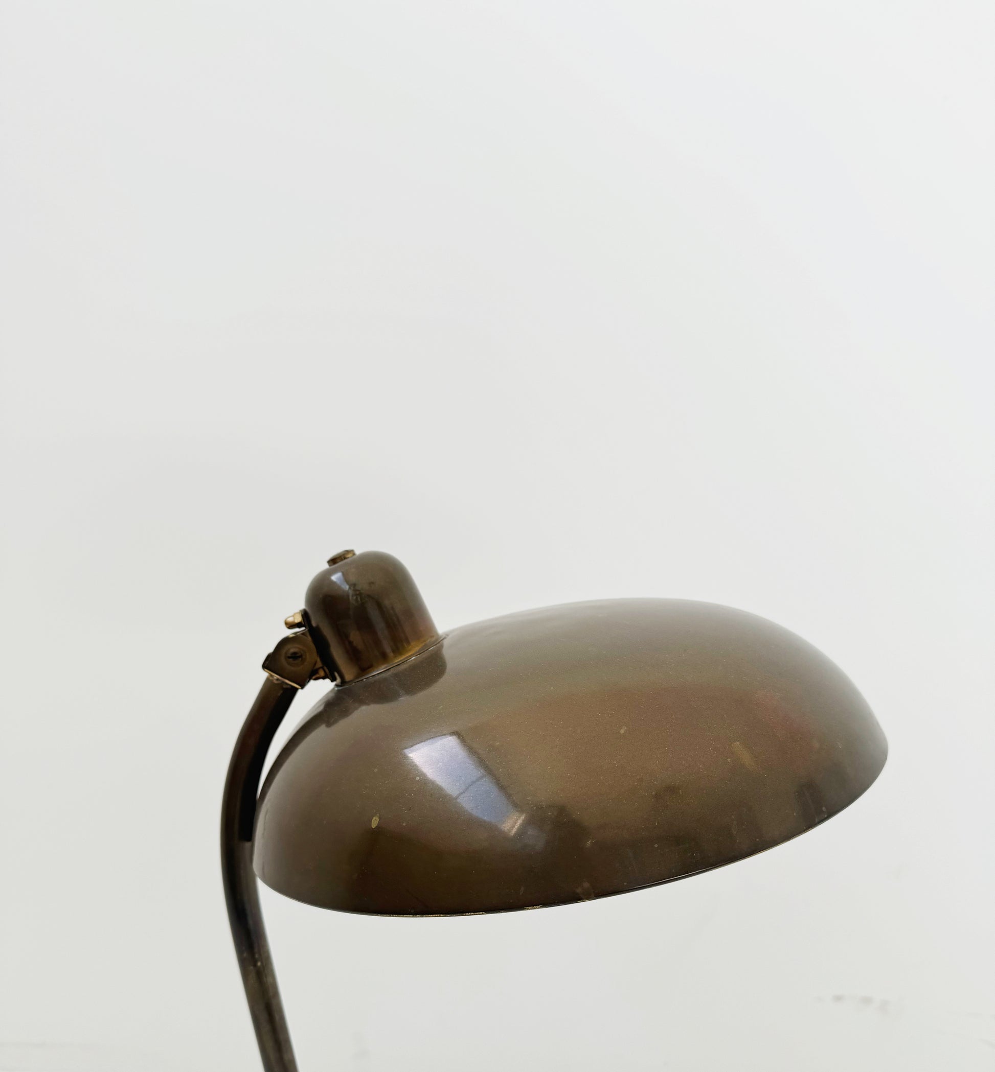 Vintage burnished metal table lamp – 1950s/1960s