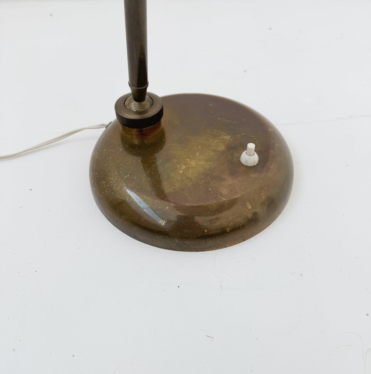 Vintage burnished metal table lamp – 1950s/1960s