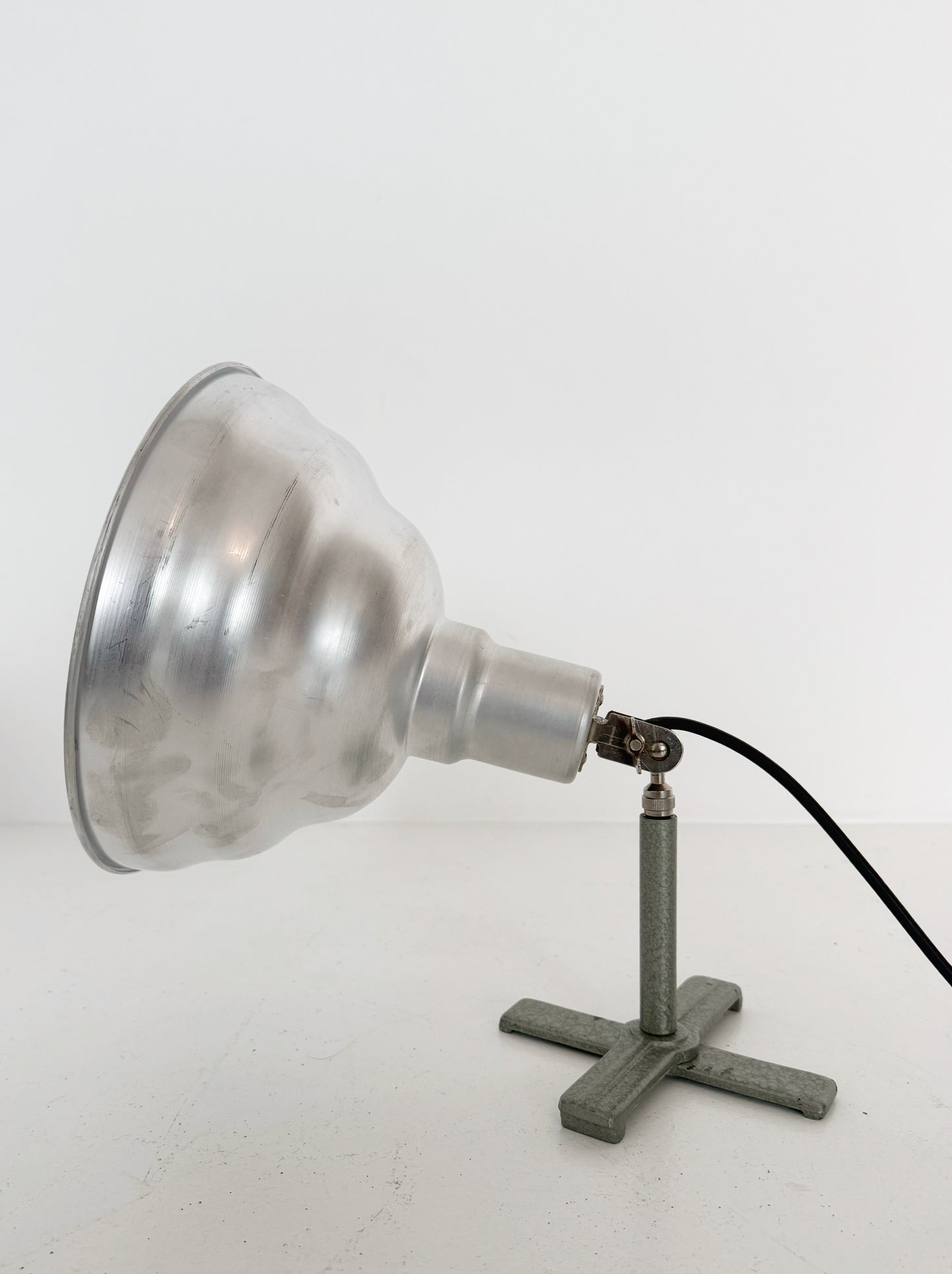 Vintage industrial table lamp in aluminum and cast iron