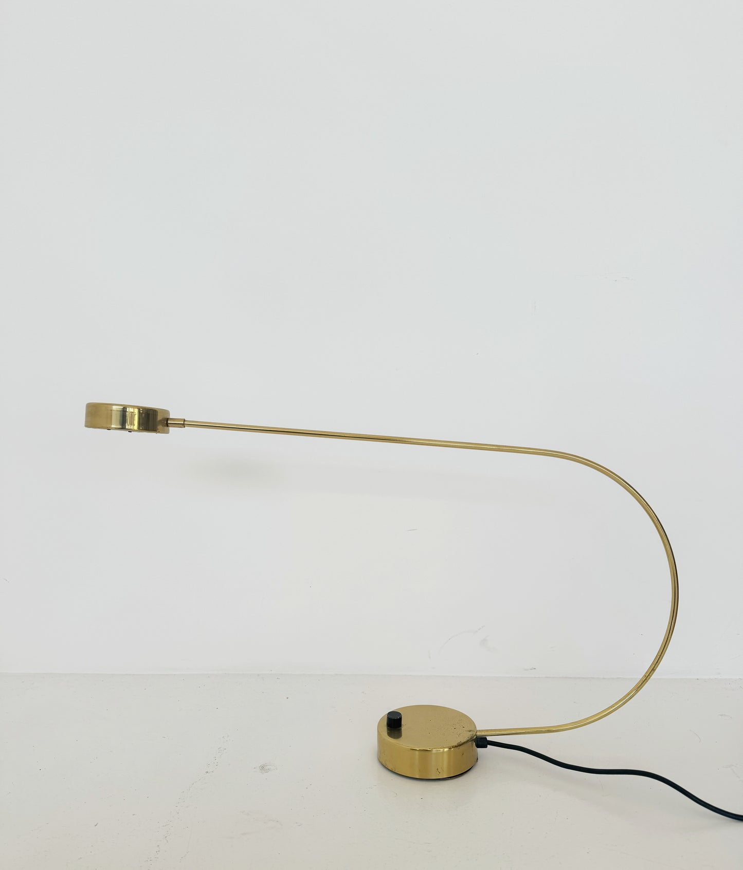 Vintage Brass Table Lamp – Curvilinear Design from the 1970s/1980s