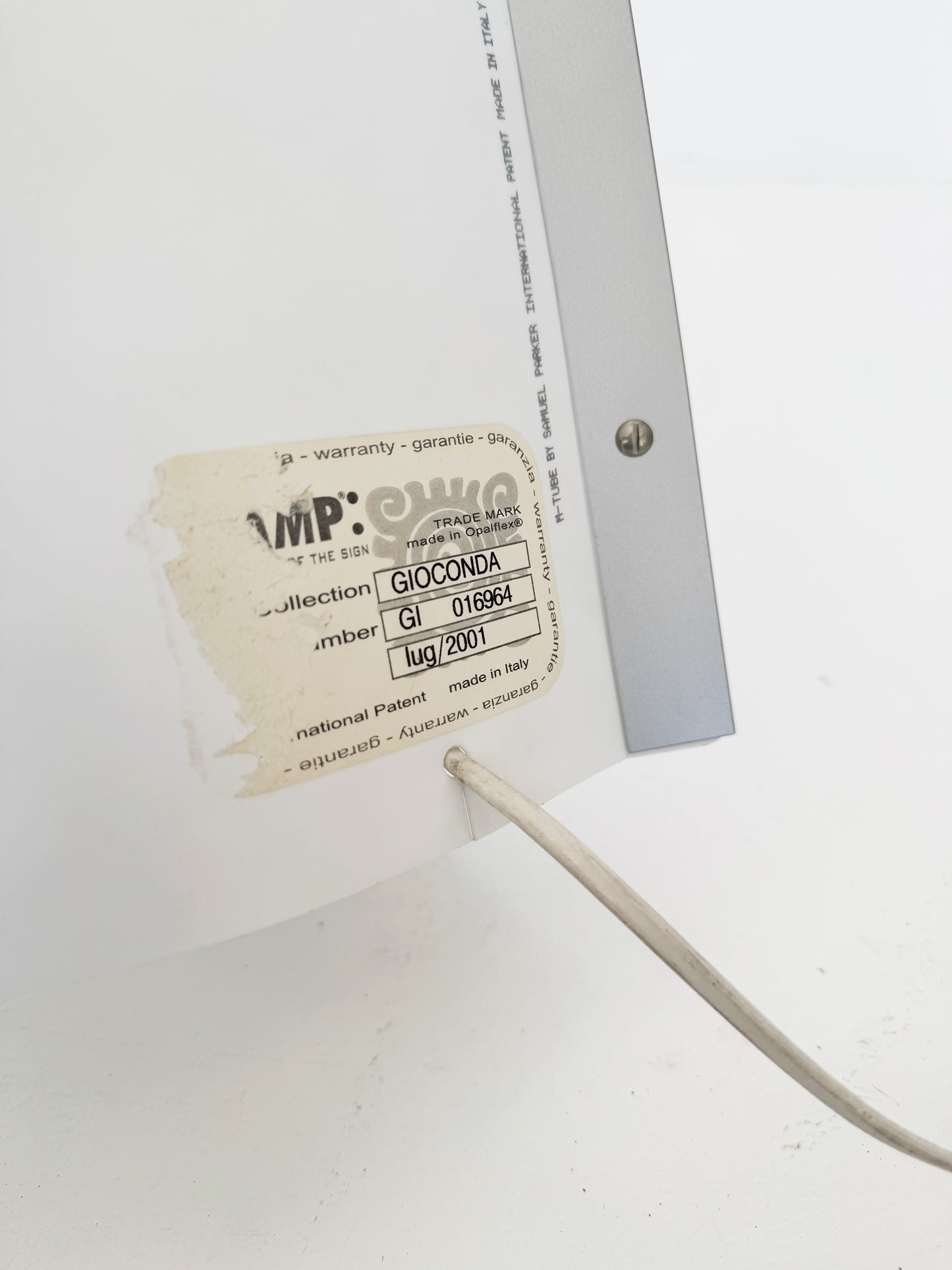 Lampada da tavolo “Gioconda” – Design moderno e scultoreo