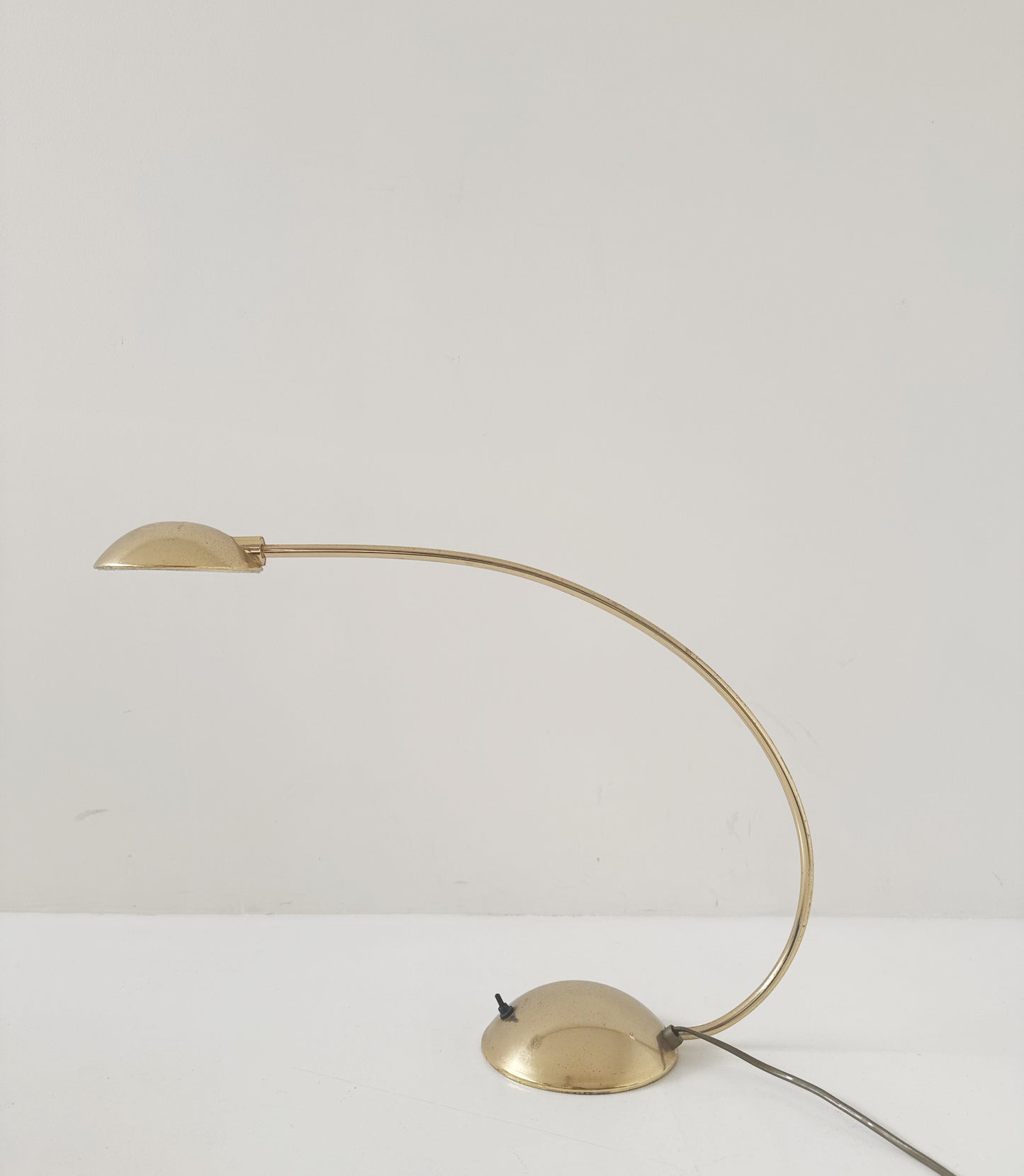 Vintage Brass Table Lamp – Curvilinear Design from the 1970s/1980s