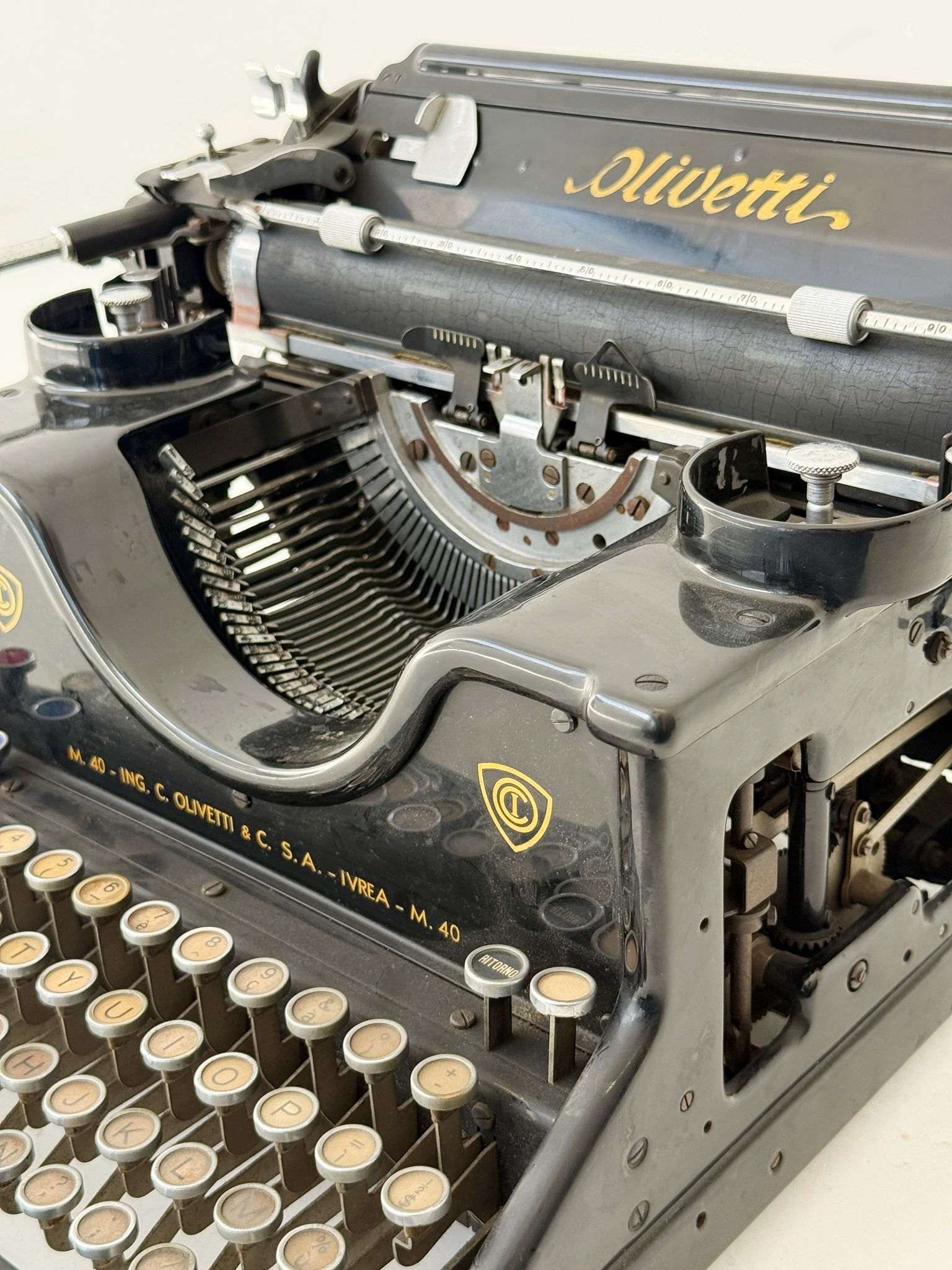 Olivetti M40 Black Typewriter — 1930s