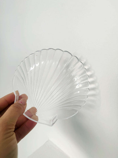 Arcuisine Shell-Shaped Plates 1980s