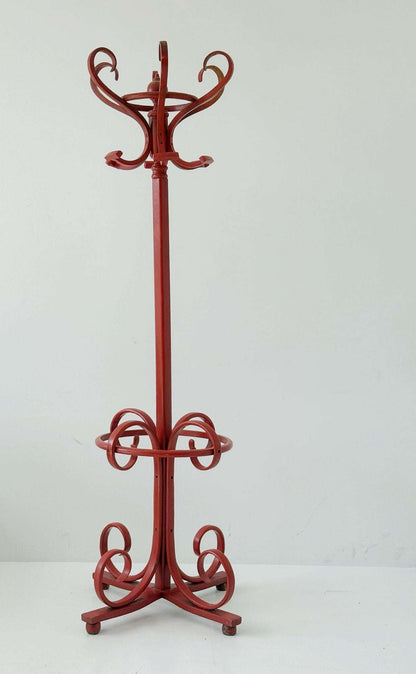 Red coat stand in curved wood – Thonet style