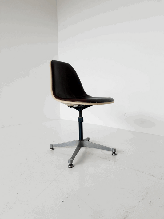 Swivel office chair, Italy, 1960s
