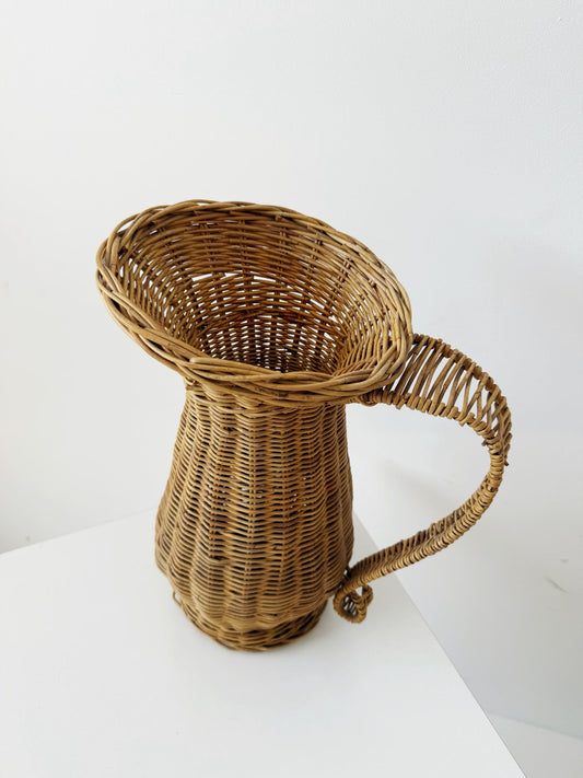 Grande brocca portafiori in vimini e rattan intrecciato, Italia, anni ’60–’70