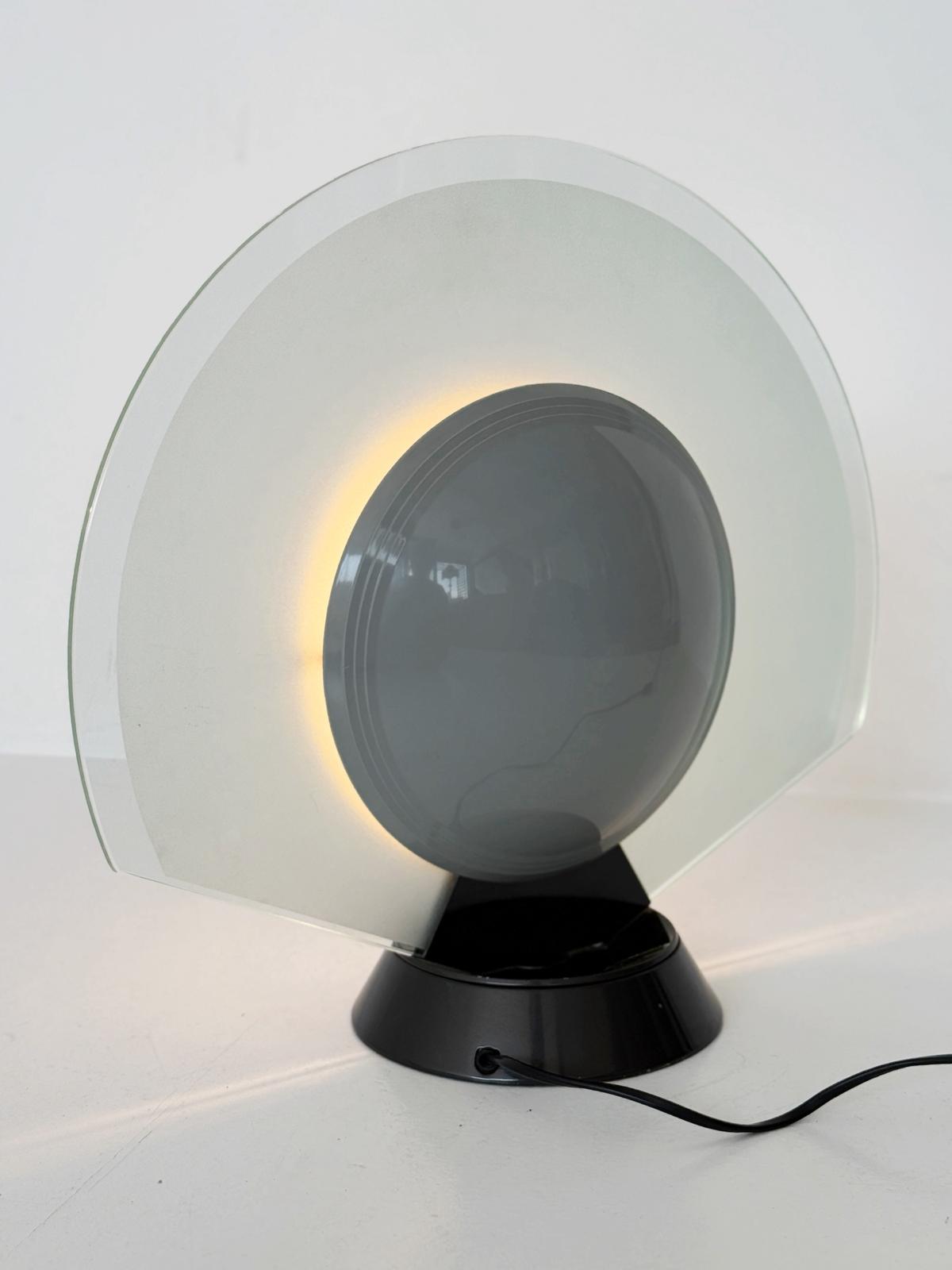 Lampada da tavolo Tikal 1555 di Pier Giuseppe Ramella, anni '80
