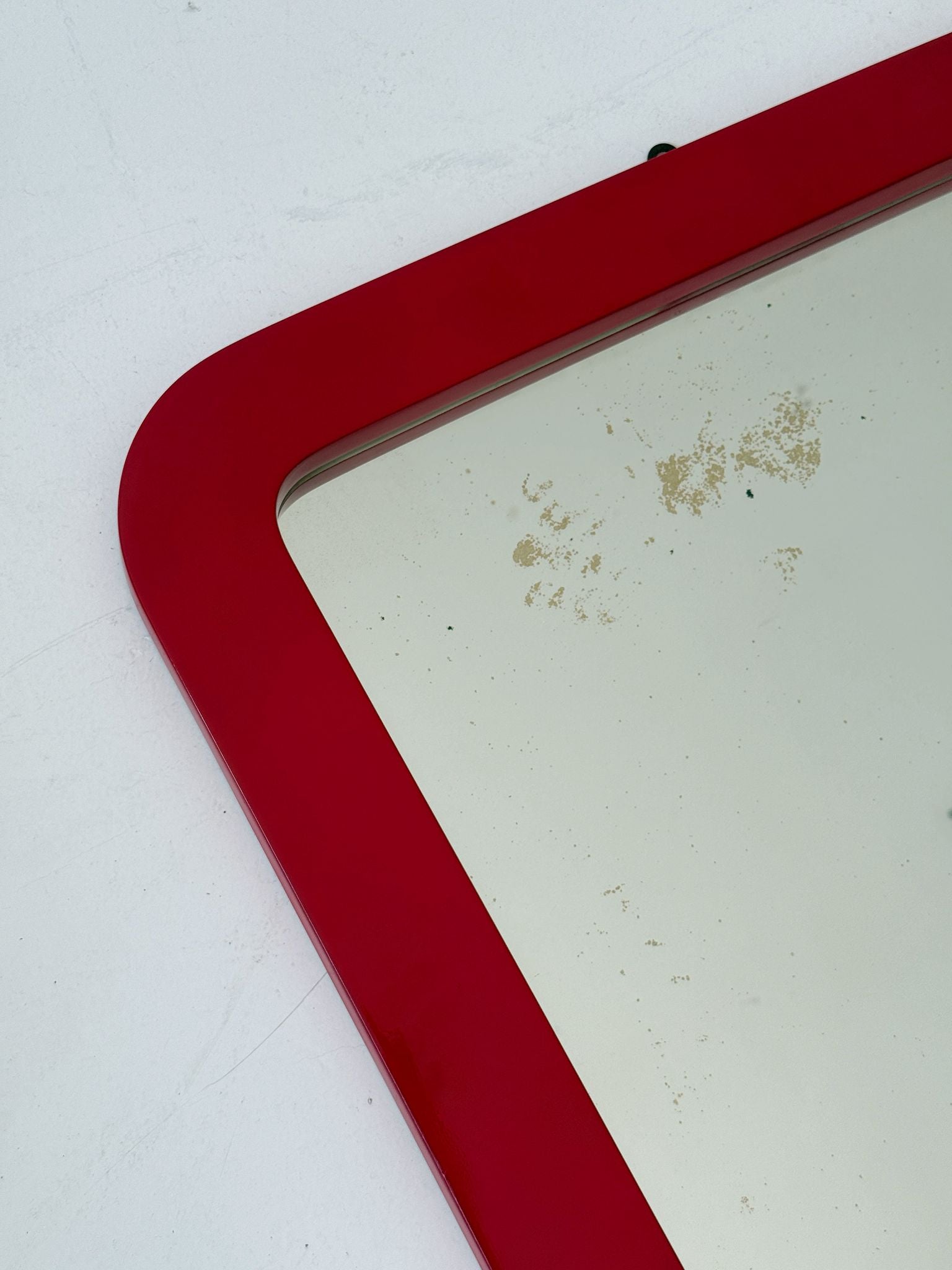 Specchio quadrato anni '70 con angoli arrotondati