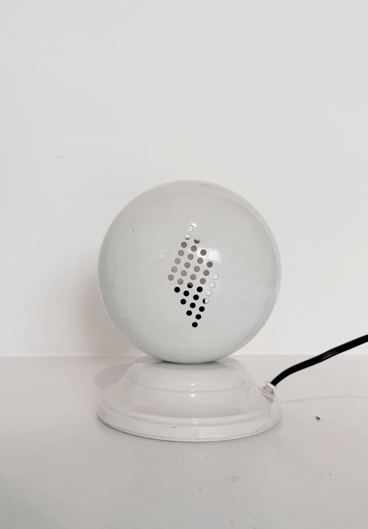 Piccola lampada da tavolo