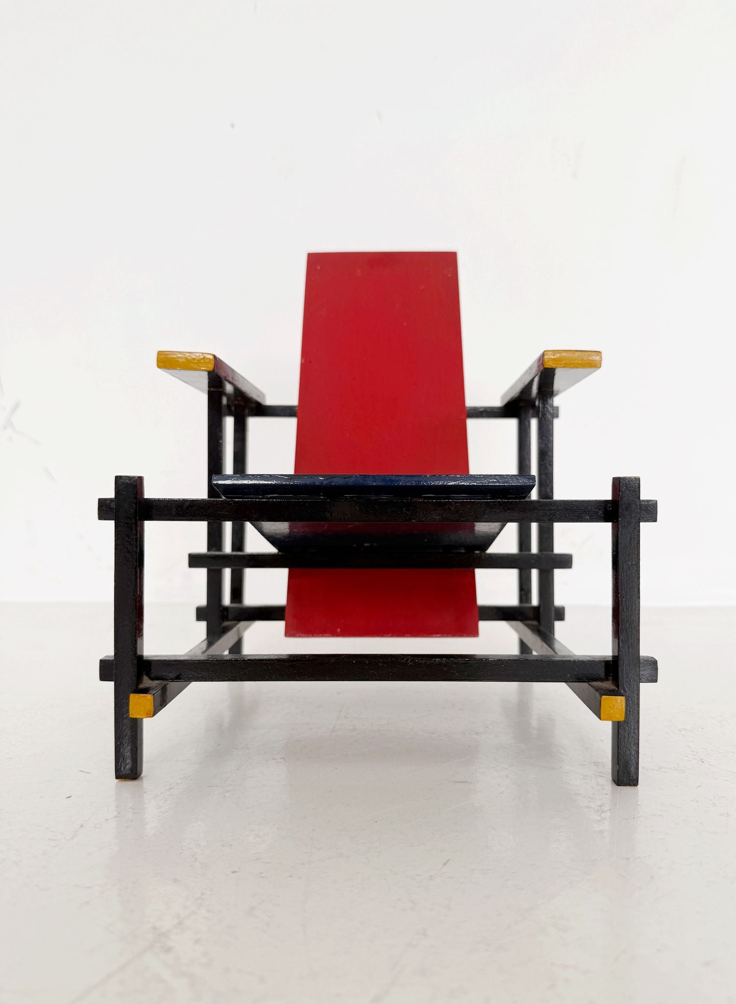 Modellino Red and Blue Chair – Gerrit Thomas Rietveld