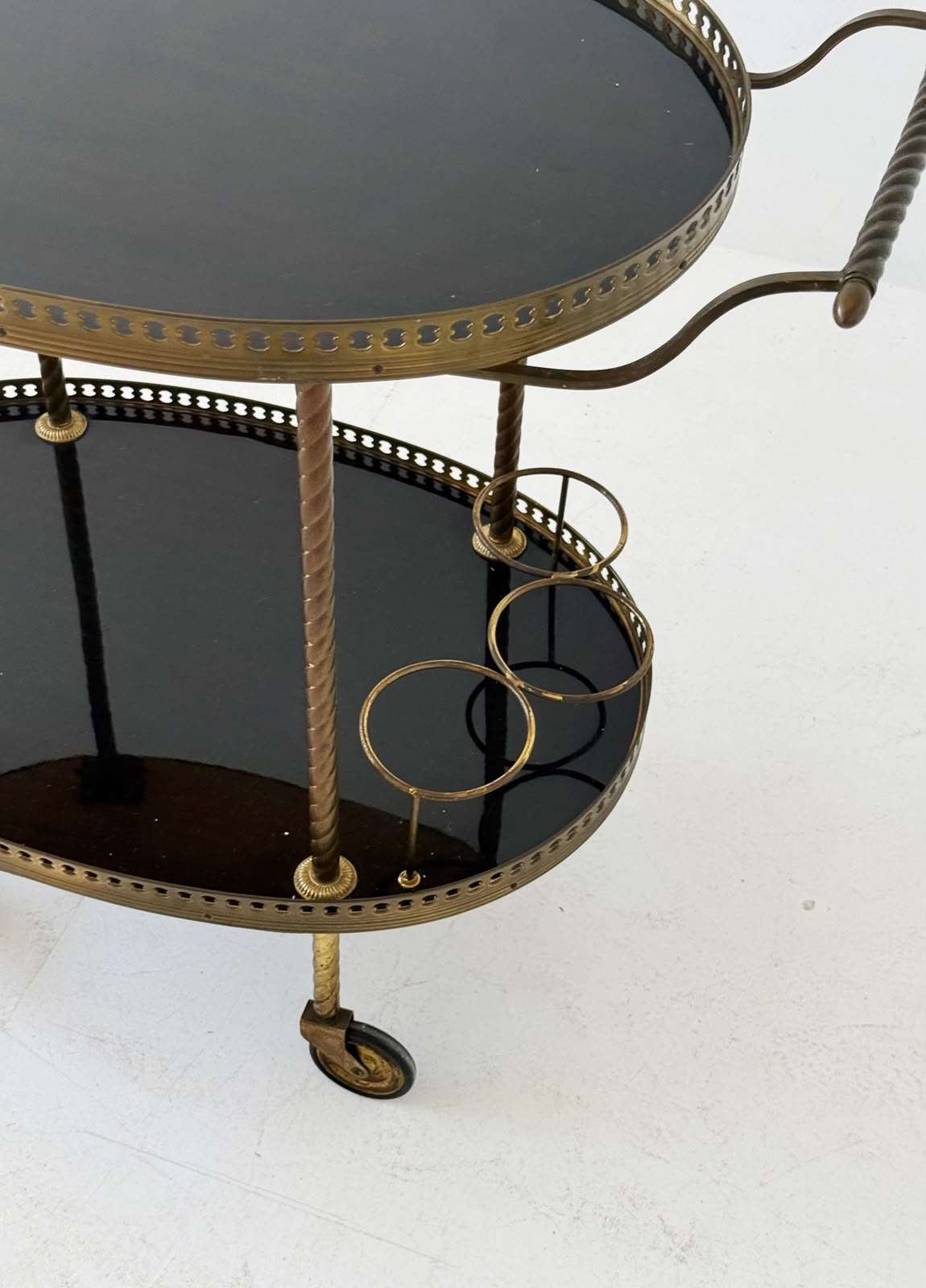 Oval brass and lacquered wood bar cart, 1950s/60s