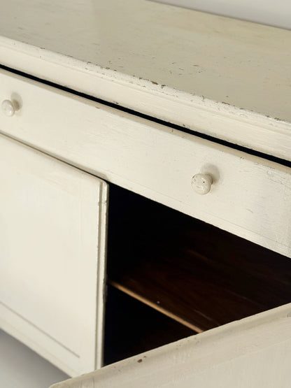 Credenza bianca, Italia, primi ’900