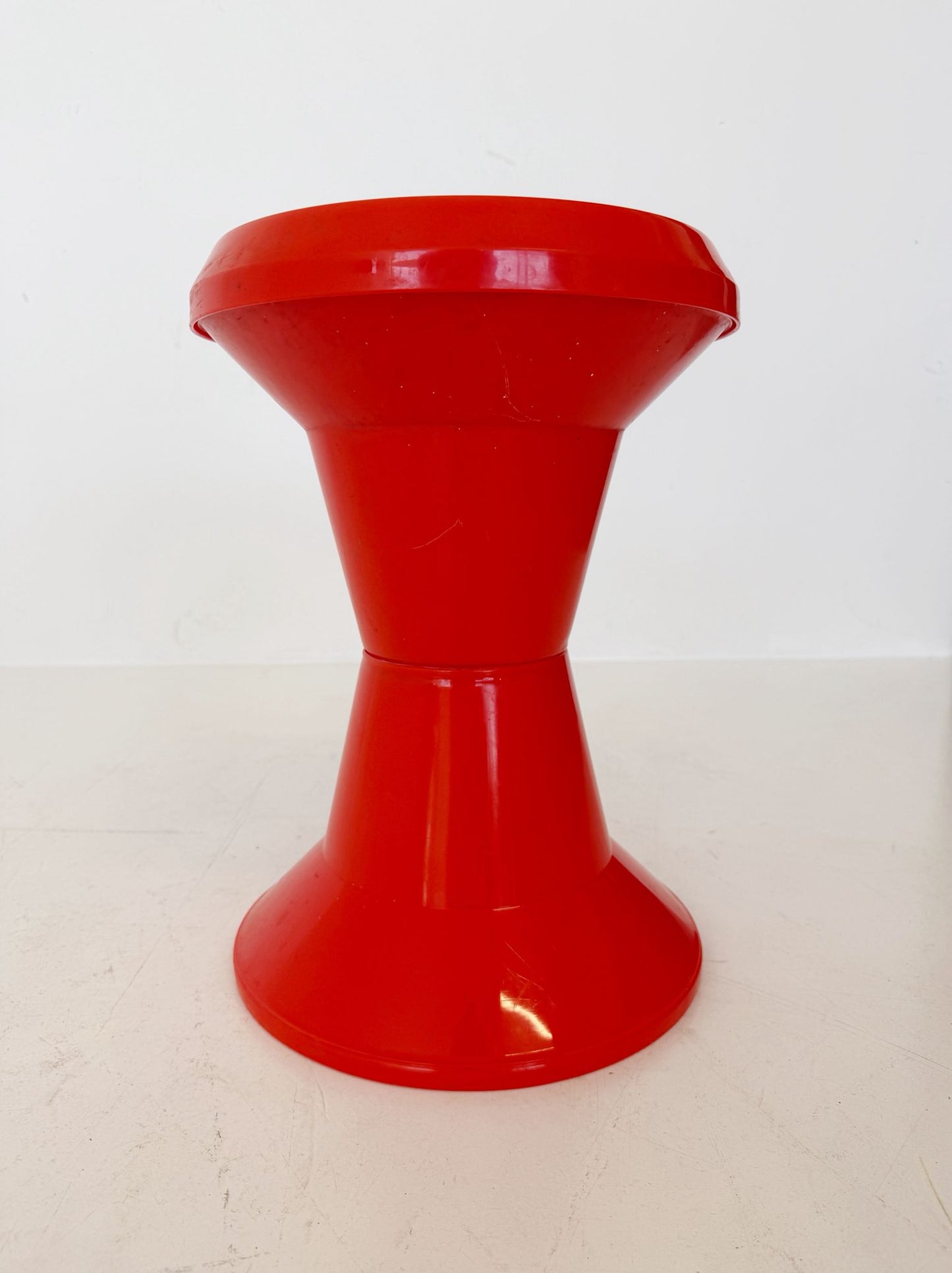 Sgabello/Tavolino Giganplast Pop Arancione – Italia, anni '70