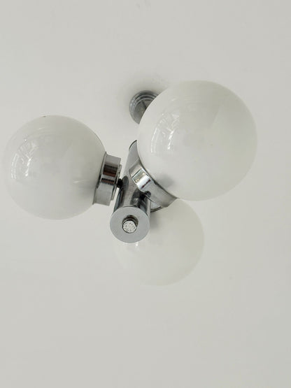 Three lights chandelier