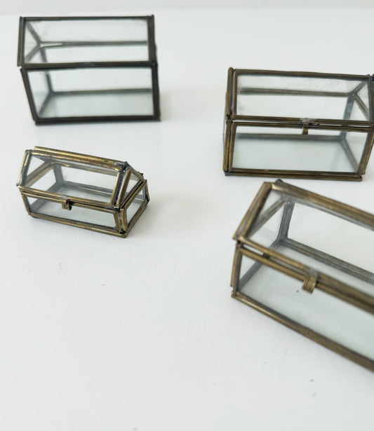 Set scatoline in vetro e ottone