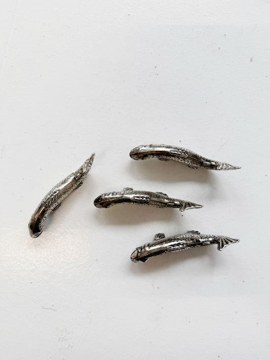 Set di 4 poggia-posate in metallo argentato a forma di pesce (vintage)