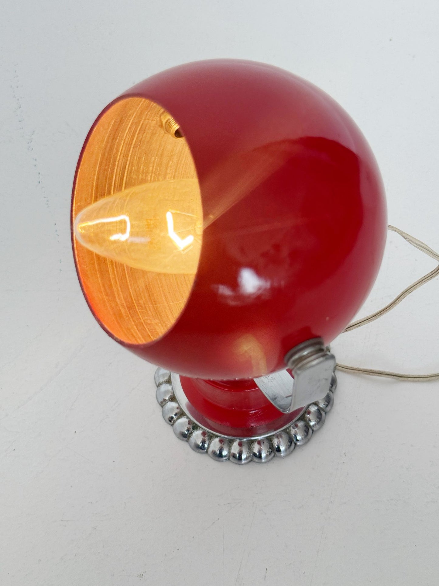 Lampada da tavolo "Occhio" anni '60 in metallo rosso regolabile