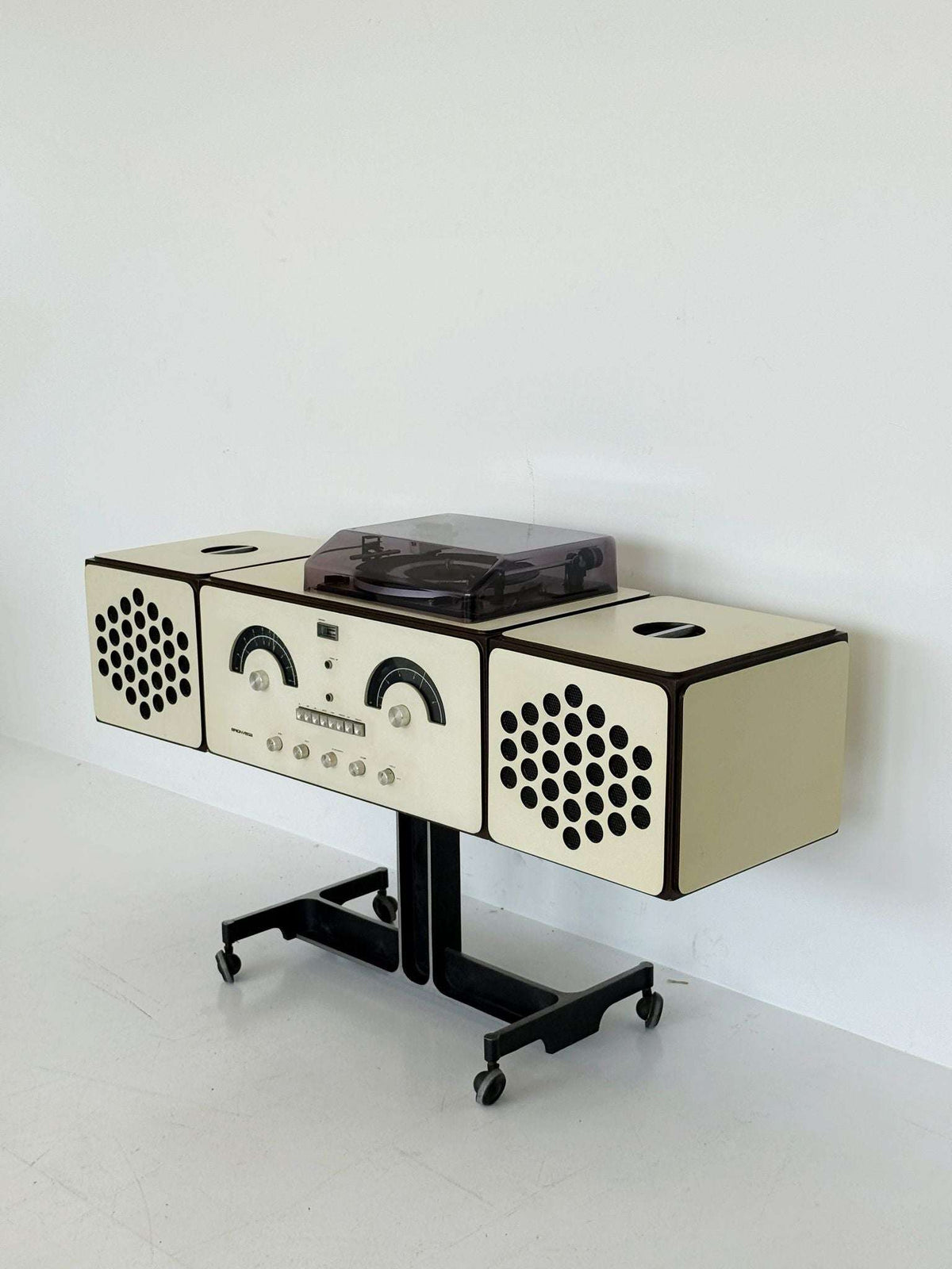 Brionvega RR 126 FO/ST 2 – Stereo radio-phonograph with original trolley