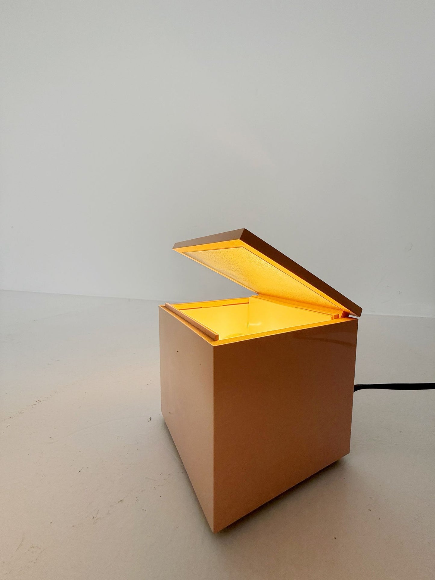 "Cuboluce" Table Lamp – Cini & Nils