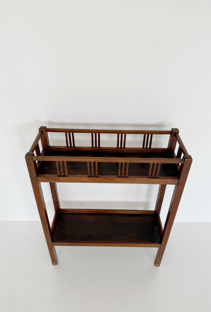 Solid wood Arts & Crafts étagère / plant stand, early 20th century