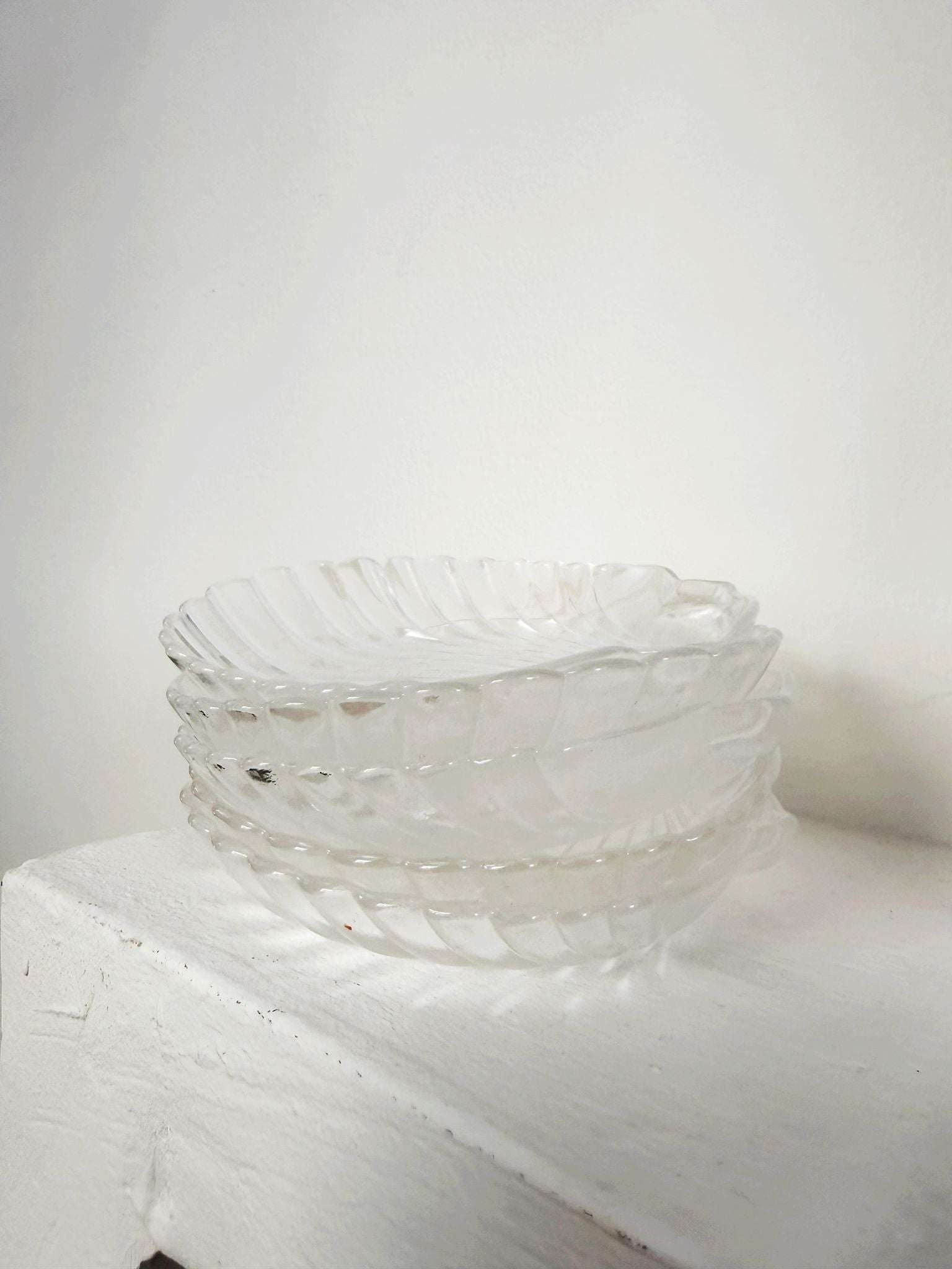 Arcuisine Shell-Shaped Plates 1980s