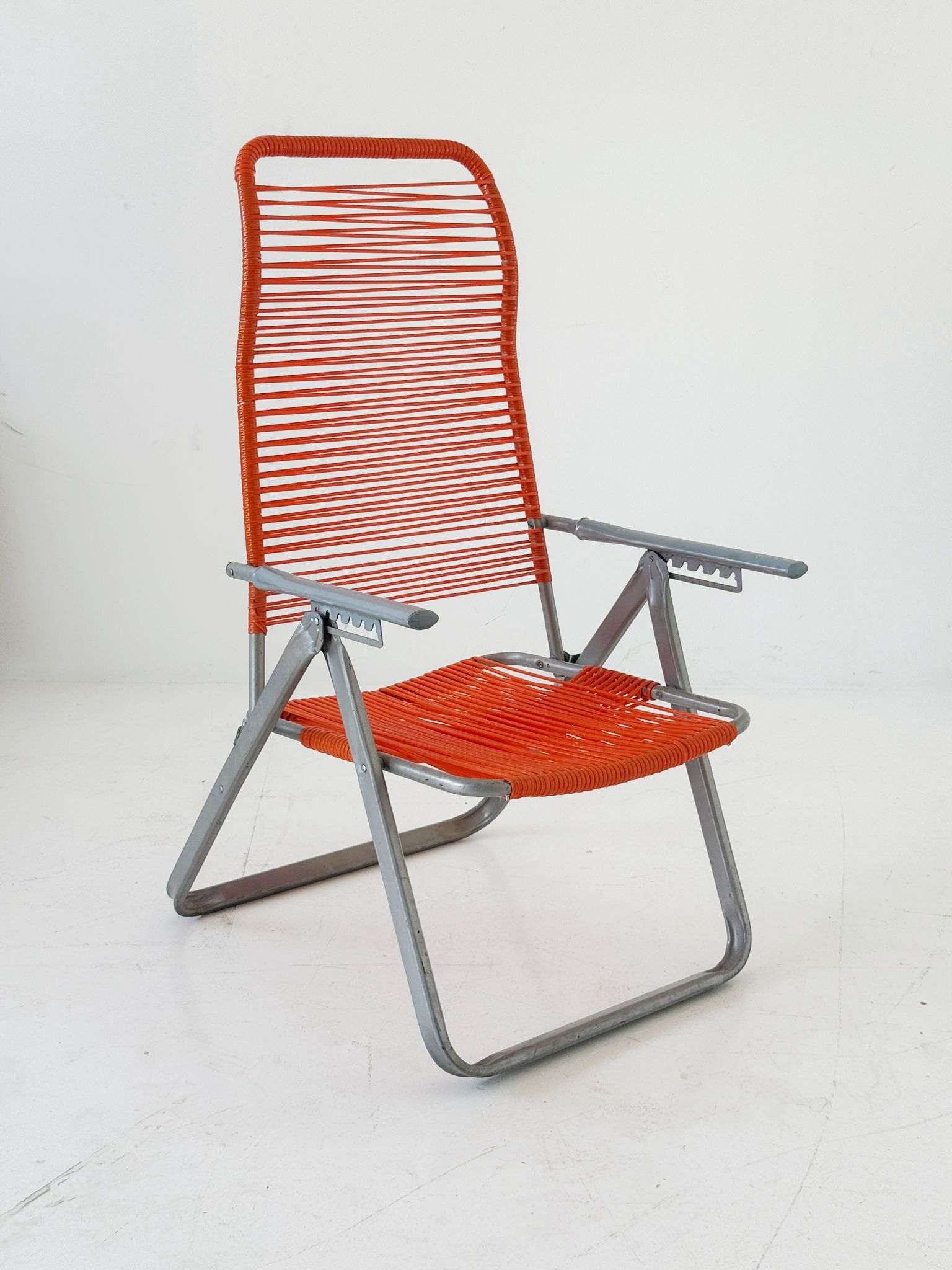 1970s Outdoor Reclining Chair in Metal and Orange Plastic Wire